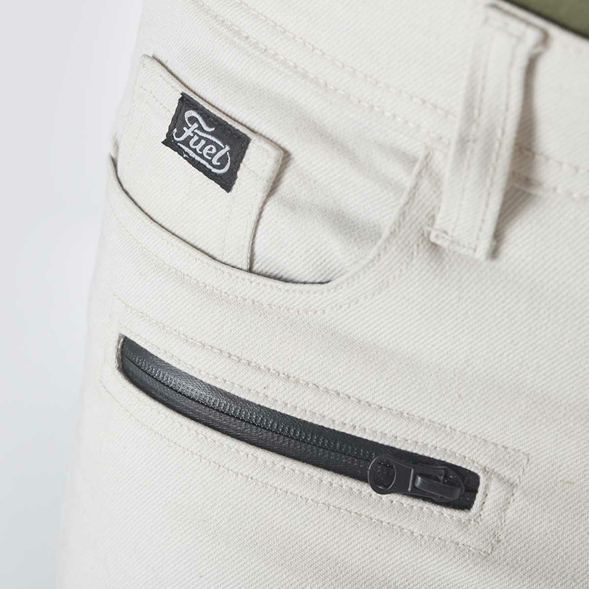 Fuel Motorcycles｜サージェント 2 コロニアル パンツ｜その他パンツ｜ホワイト｜着用