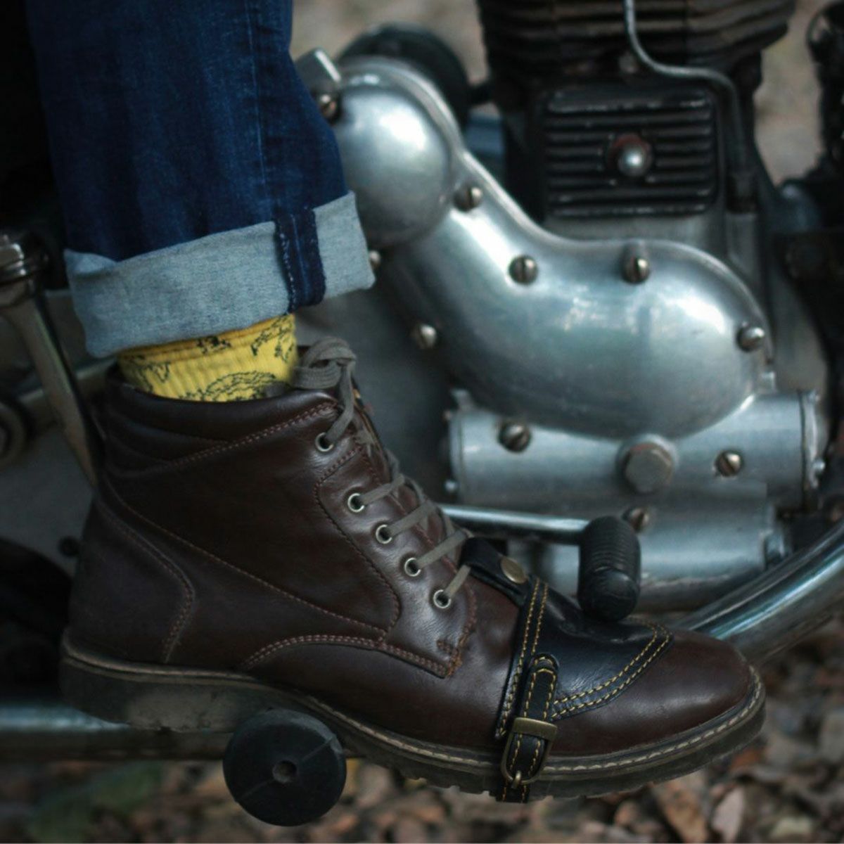 Trip Machine｜シュー プロテクター クラシック （右足用）｜シュープロテクター｜ブラック｜モデル着用