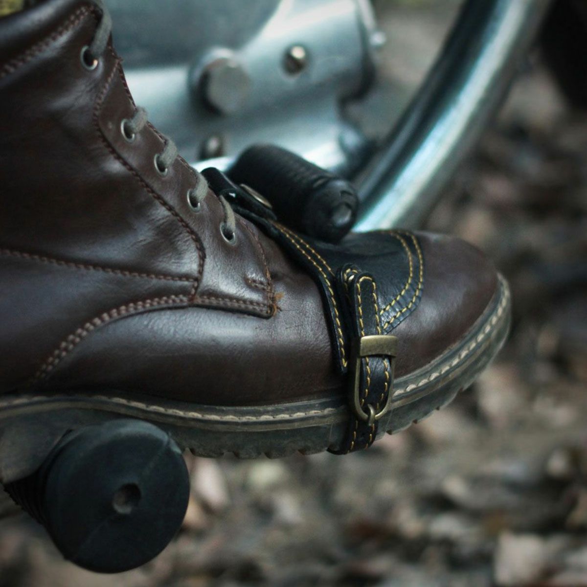 Trip Machine｜シュー プロテクター クラシック （右足用）｜シュープロテクター｜ブラック｜モデル着用