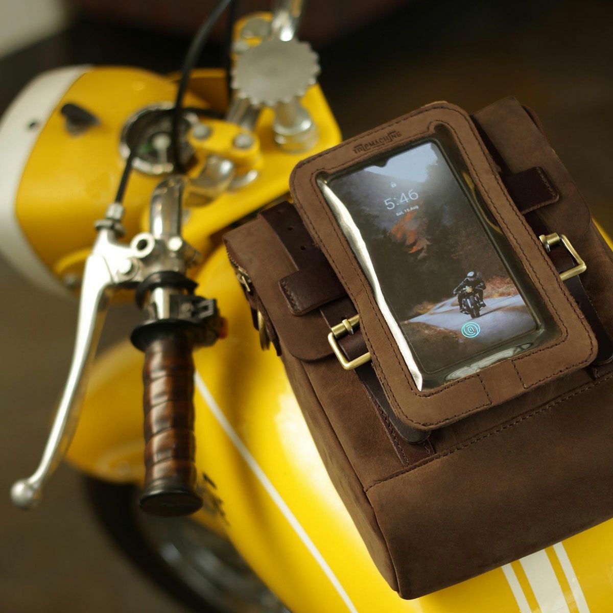 Trip Machine｜フォーン ポーチ｜その他雑貨｜タバコブラウン｜使用イメージ
