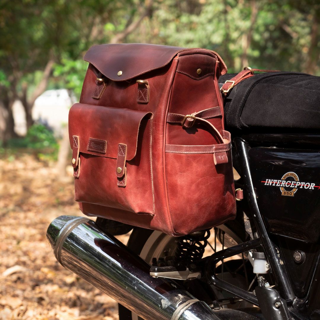 Trip Machine｜アウトランダー サドルバッグ｜バックパック｜チェリーレッド｜使用イメージ