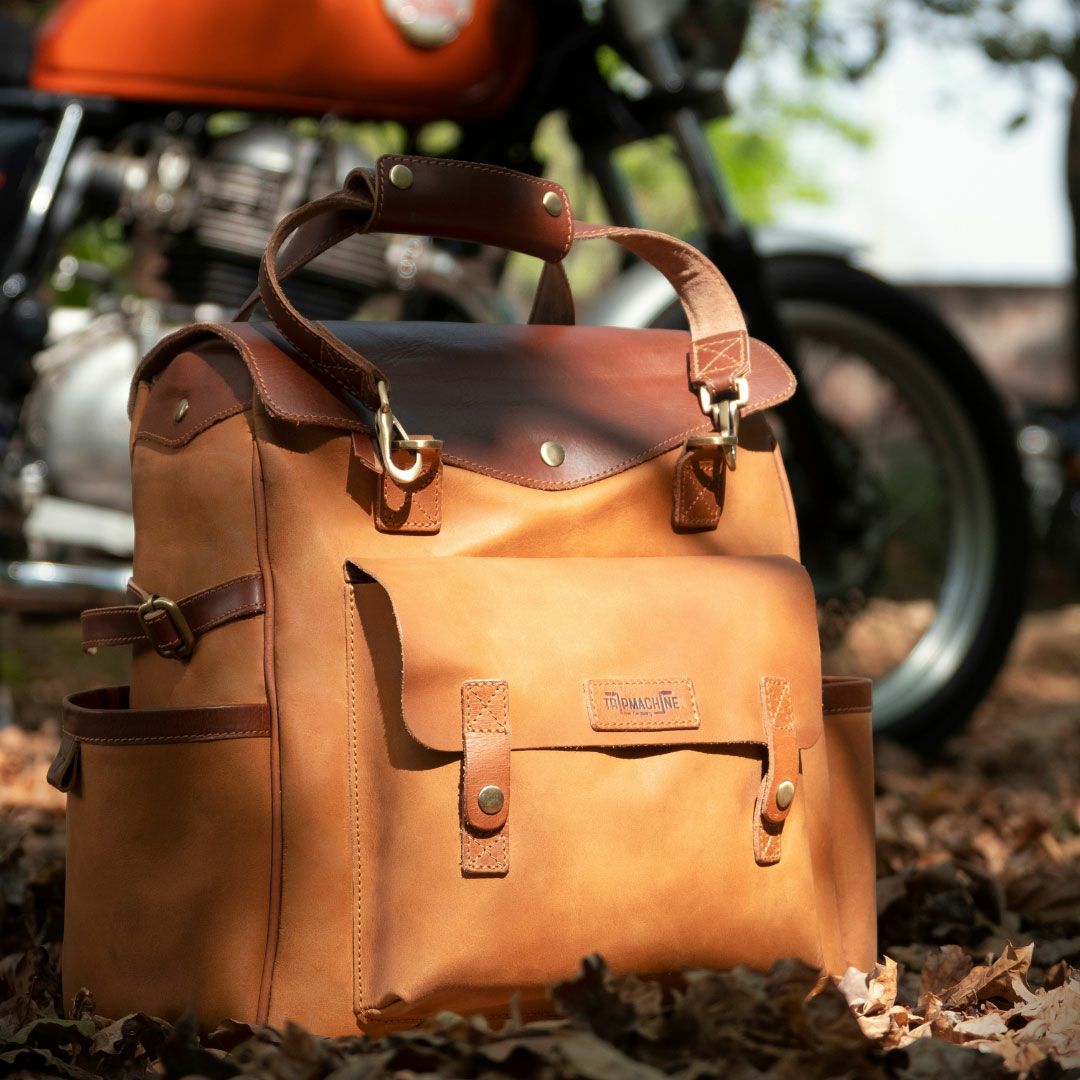 Trip Machine｜アウトランダー サドルバッグ｜バックパック｜ヴィンテージタン｜使用イメージ