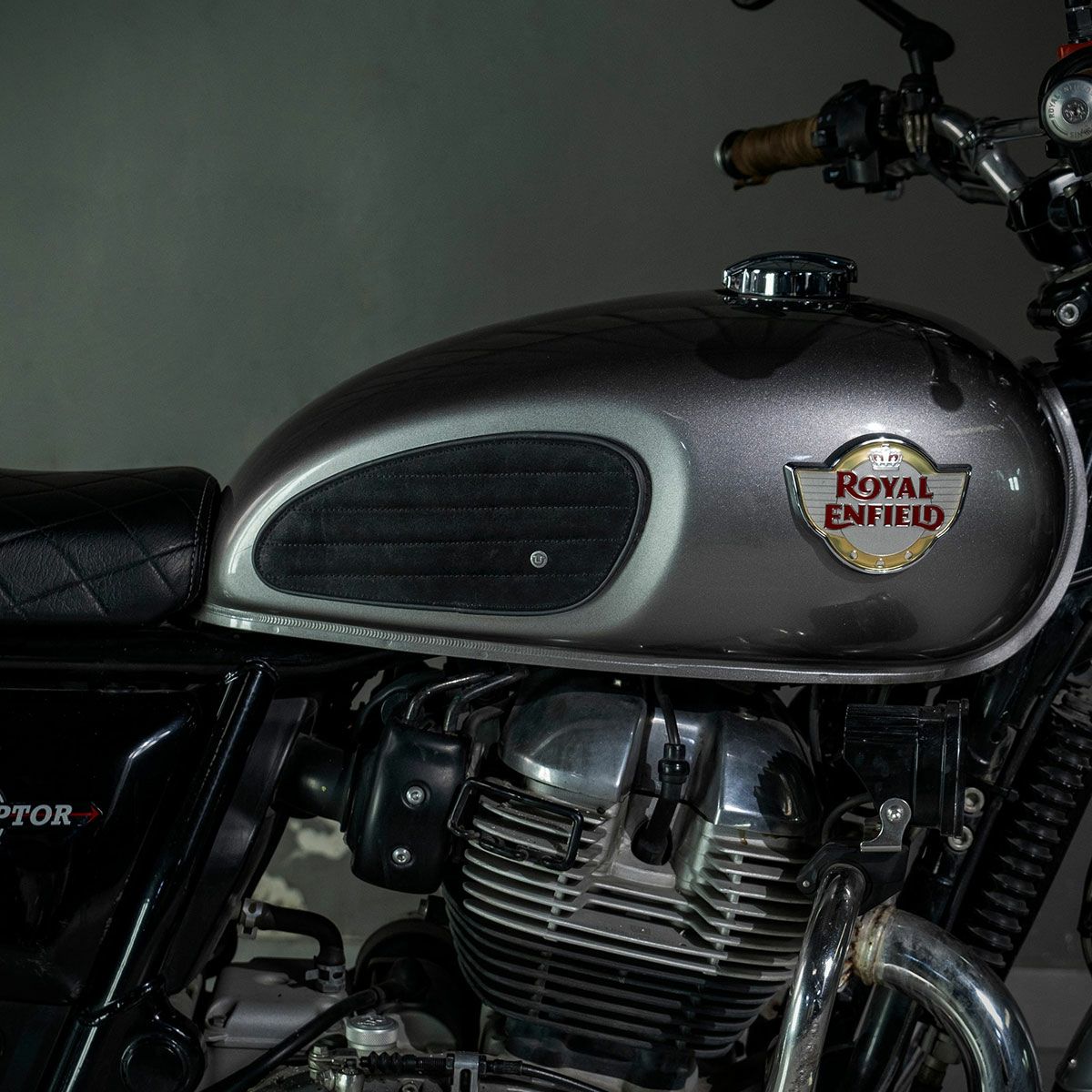 Trip Machine｜タンクパッド スエード クラシック ストライプ｜その他雑貨｜ブラック｜使用イメージ