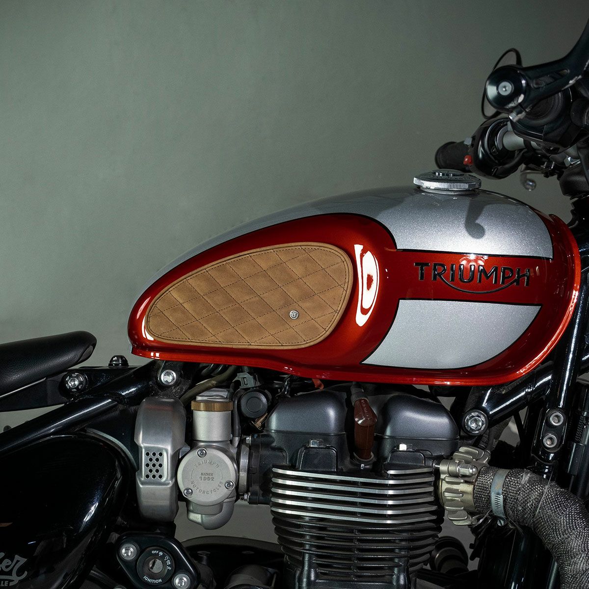 Trip Machine｜タンクパッド レザー ダイアモンド｜その他雑貨｜タバコ｜使用イメージ