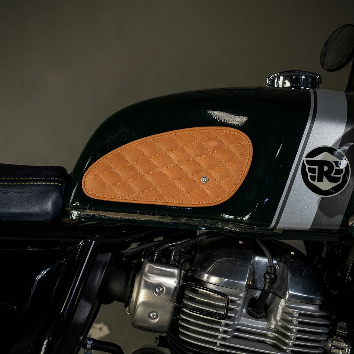 Trip Machine｜タンクパッド レザー ダイアモンド｜その他雑貨｜ヴィンテージタン｜使用イメージ