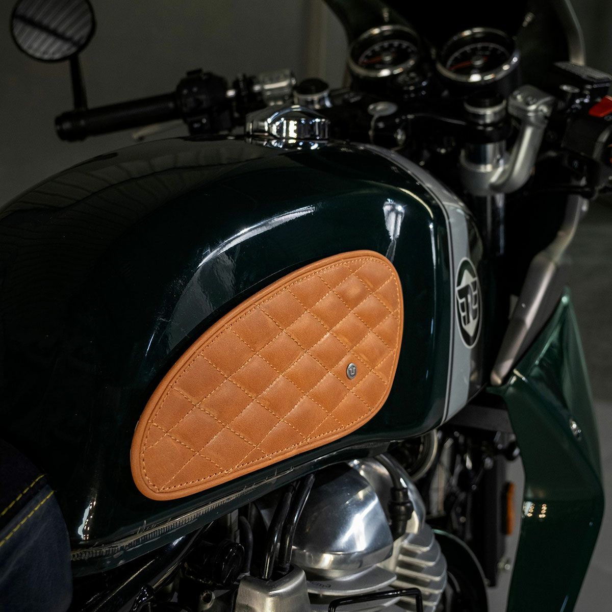 Trip Machine｜タンクパッド レザー ダイアモンド｜その他雑貨｜ヴィンテージタン｜使用イメージ