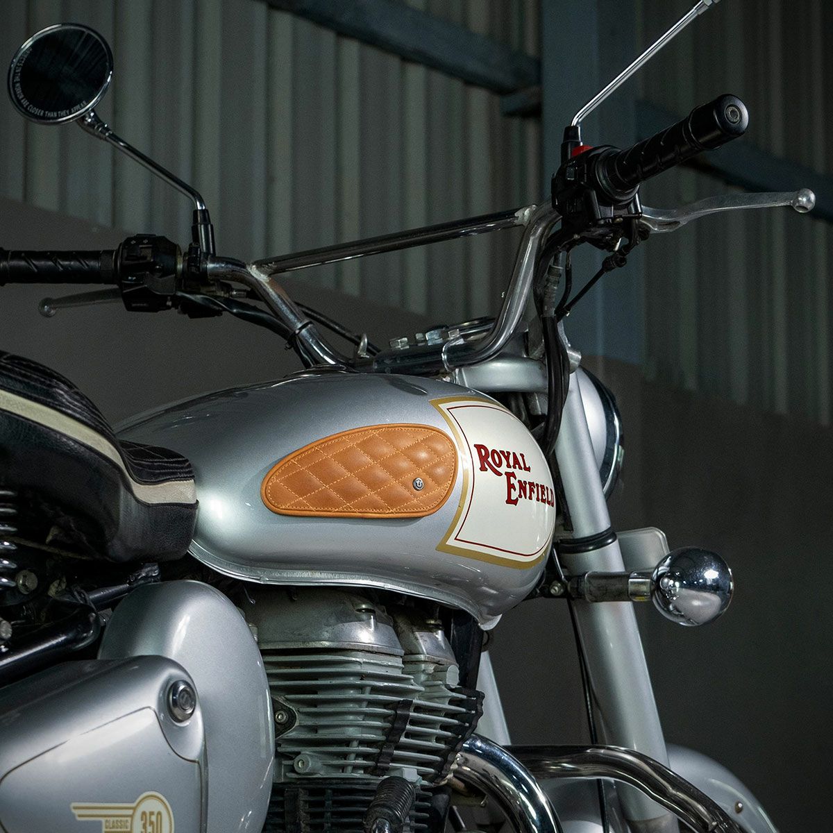 Trip Machine｜タンクパッド ミニ レザー ダイアモンド｜その他雑貨｜ヴィンテージタン｜使用イメージ