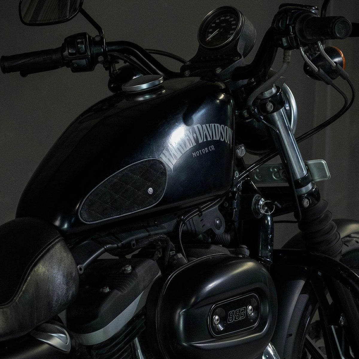 Trip Machine｜タンクパッド ミニ スエード ダイアモンド｜その他雑貨｜ブラック｜使用イメージ