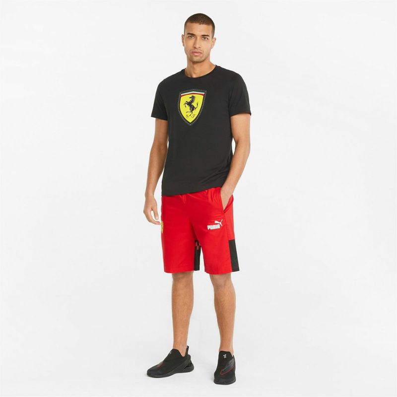 Ferrari｜スクーデリア・フェラーリ レース カラー シールド Tシャツ｜ブラック｜モデル着用