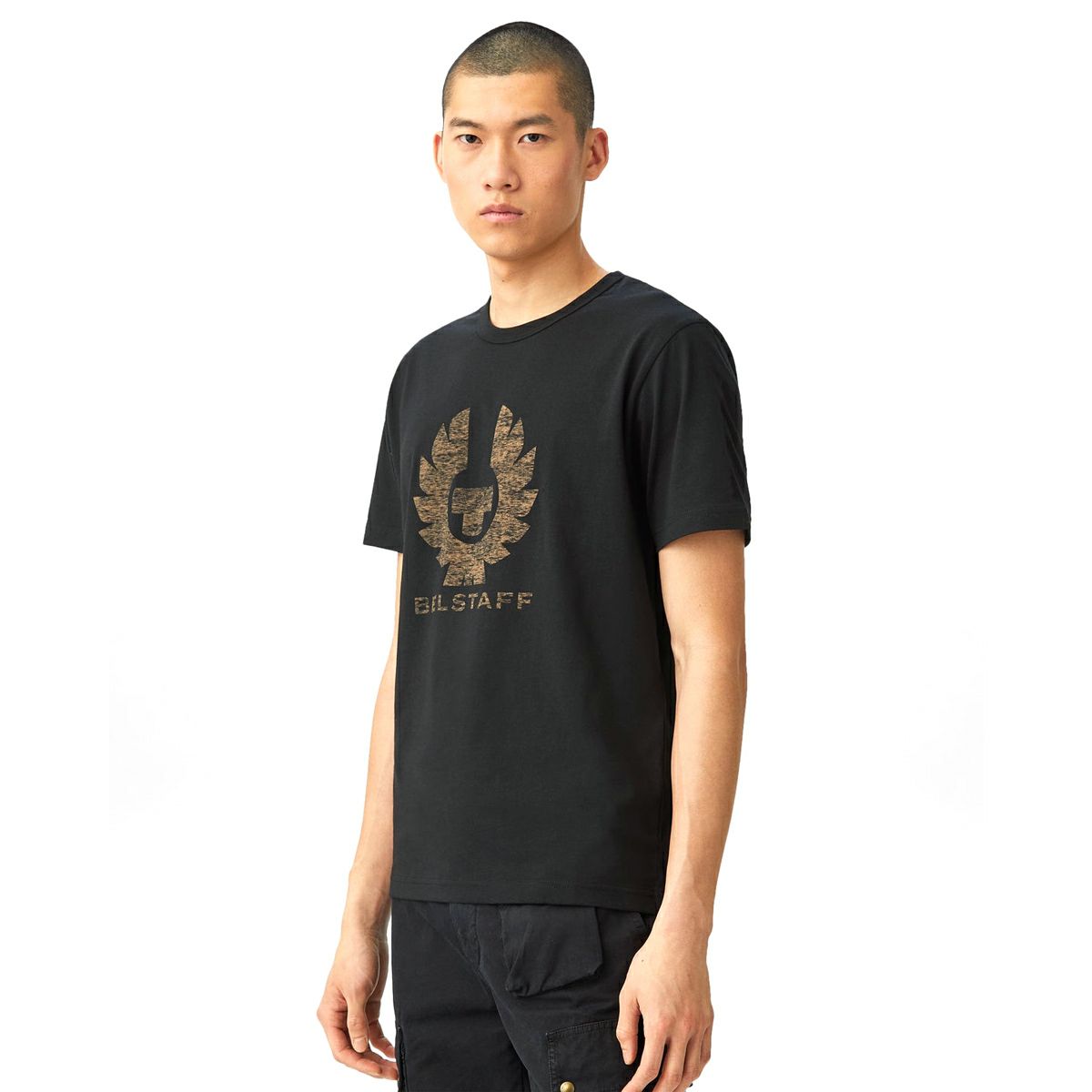 BELSTAFF｜コートランド Tシャツ｜ブラック｜モデル着用