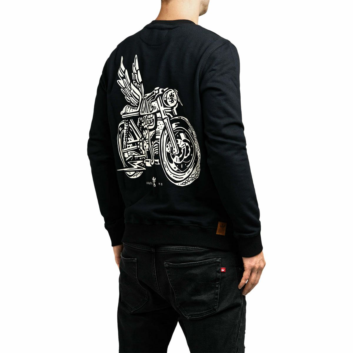 PANDO MOTO｜ジョン ウィング 01 スウェットシャツ｜ブラック｜モデル着用