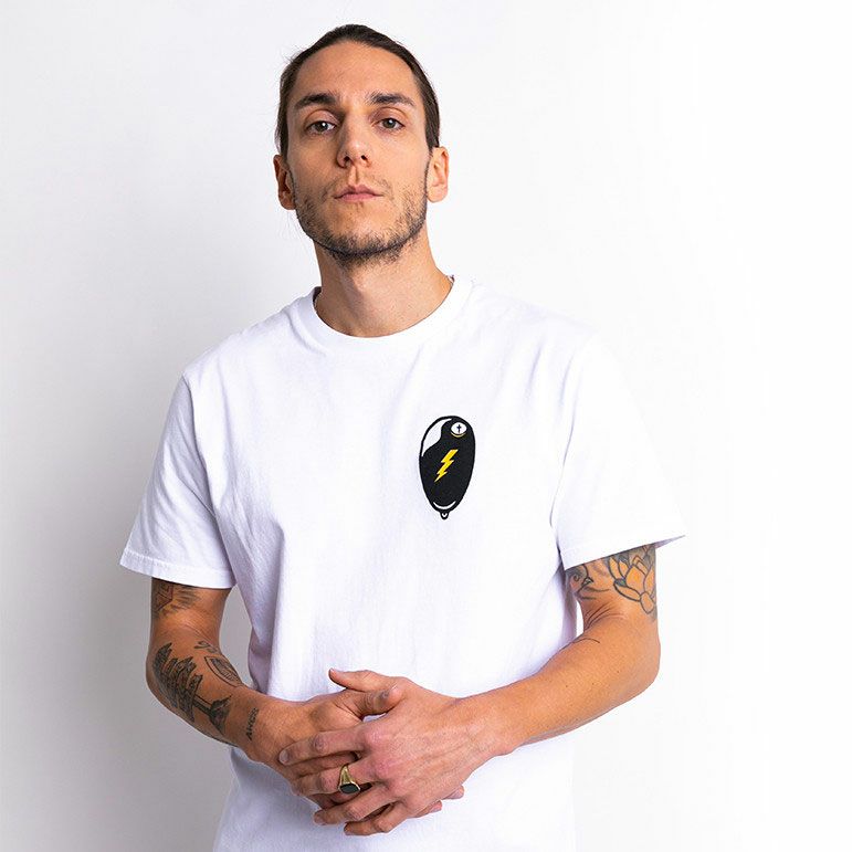 John Doe｜”BYD II” Tシャツ｜ホワイト｜モデル着用