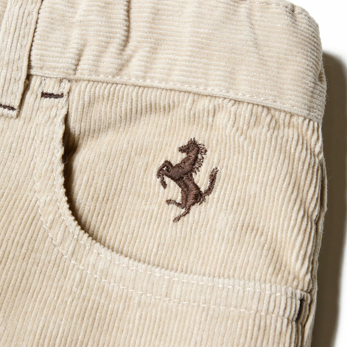 Ferrari｜フェラーリ キッズ プリント ホース パンツ｜オフホワイト