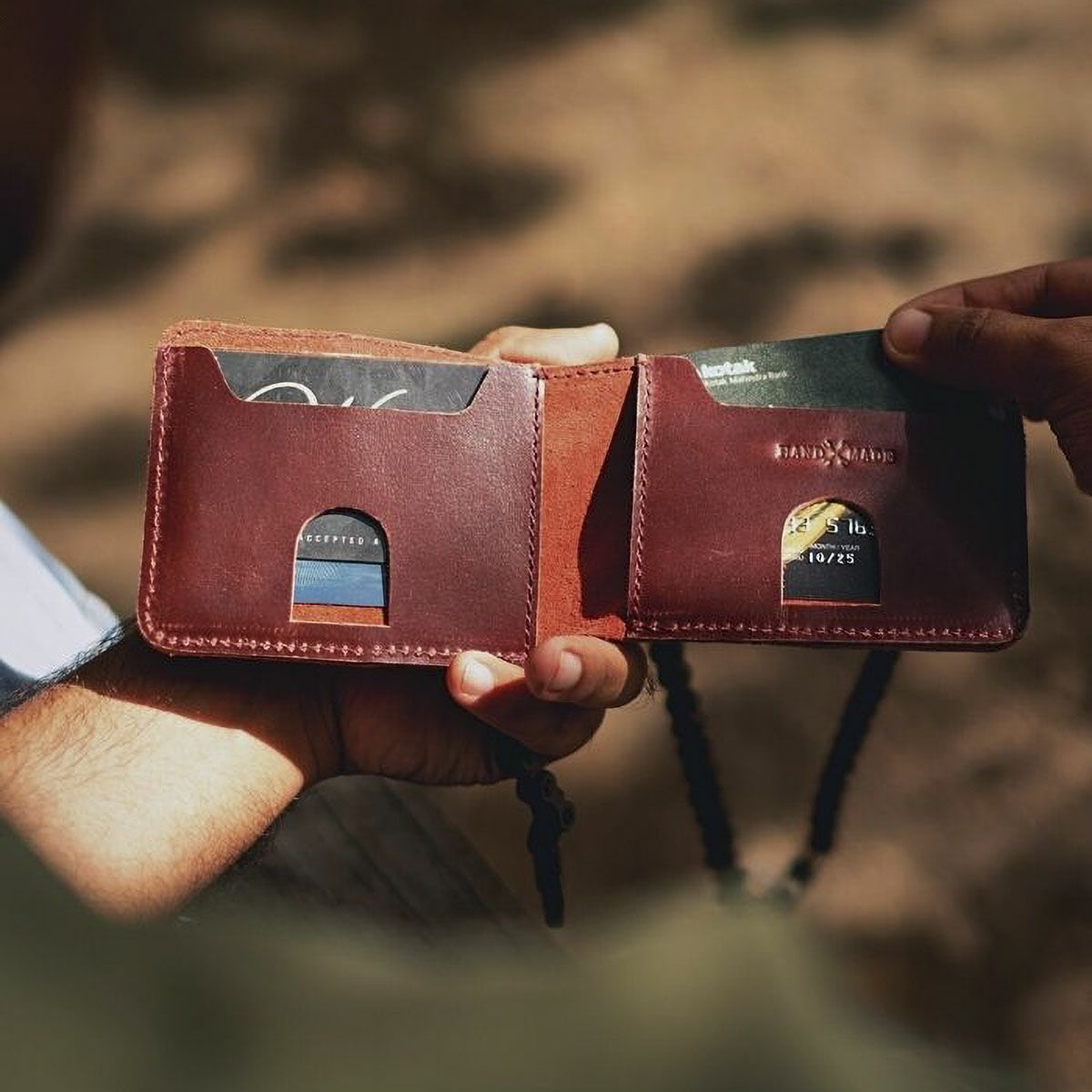 Trip Machine｜ロデオ ウォレット｜財布｜チェリーレッド｜使用イメージ