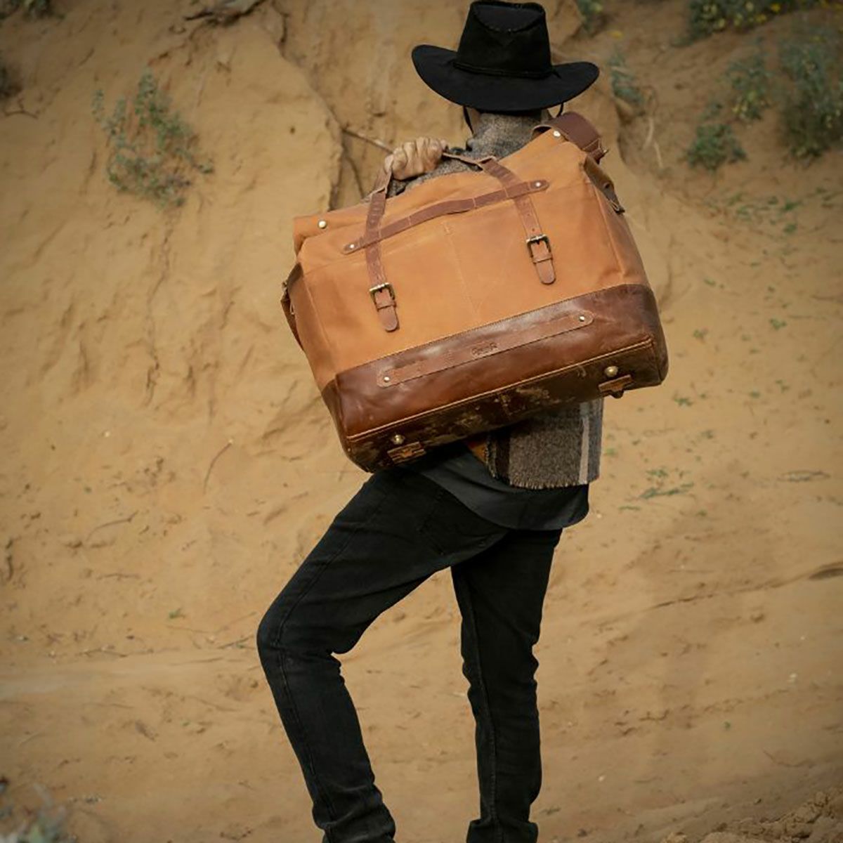 Trip Machine｜アウトロー ローグ ダッフル バッグ｜その他バッグ｜ヴィンテージタン｜使用イメージ