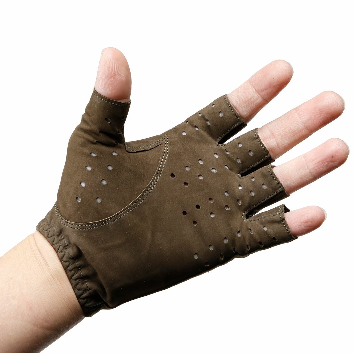 Alta Classe｜カウヌバック ドライビンググローブ｜ハーフ｜カーキ｜モデル着用