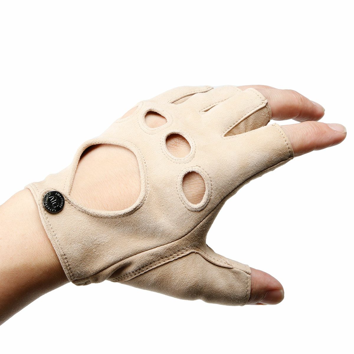 Alta Classe｜シープスエード ドライビンググローブ｜ハーフ｜ベージュ｜モデル着用
