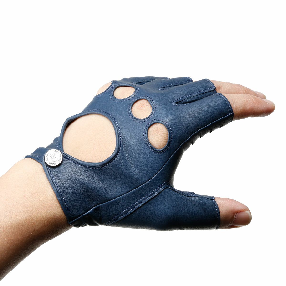 Alta Classe｜キッドレザー ドライビンググローブ｜ハーフ｜ネイビー｜モデル着用