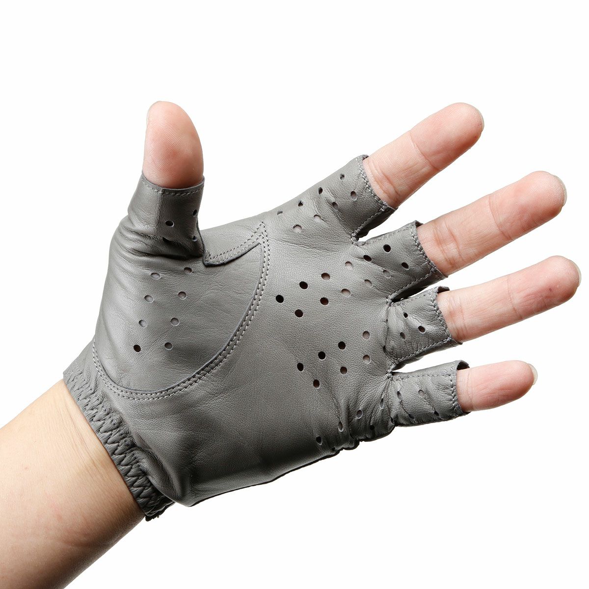 Alta Classe｜キッドレザー ドライビンググローブ｜ハーフ｜グレー｜モデル着用