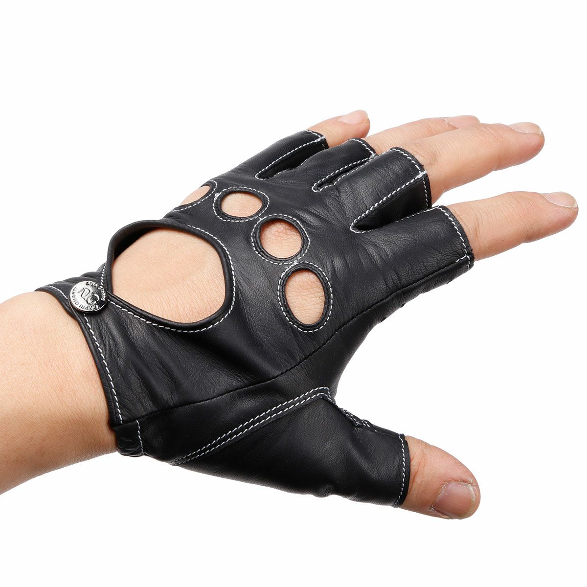 Alta Classe｜キッドレザー ドライビンググローブ｜ハーフ｜ブラック｜モデル着用