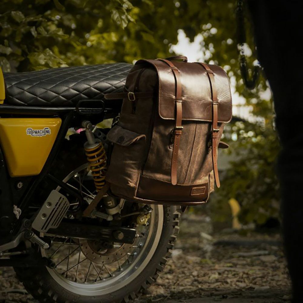 Trip Machine｜ランブラー バックパック パニア｜ダークタン｜使用イメージ