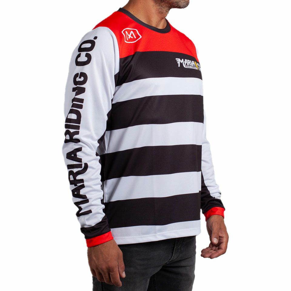 Maria Riding Company｜アウトロー マリア オフロード レーシング ジャージー｜MXジャージ｜ホワイト×ブラック×レッド｜モデル着用