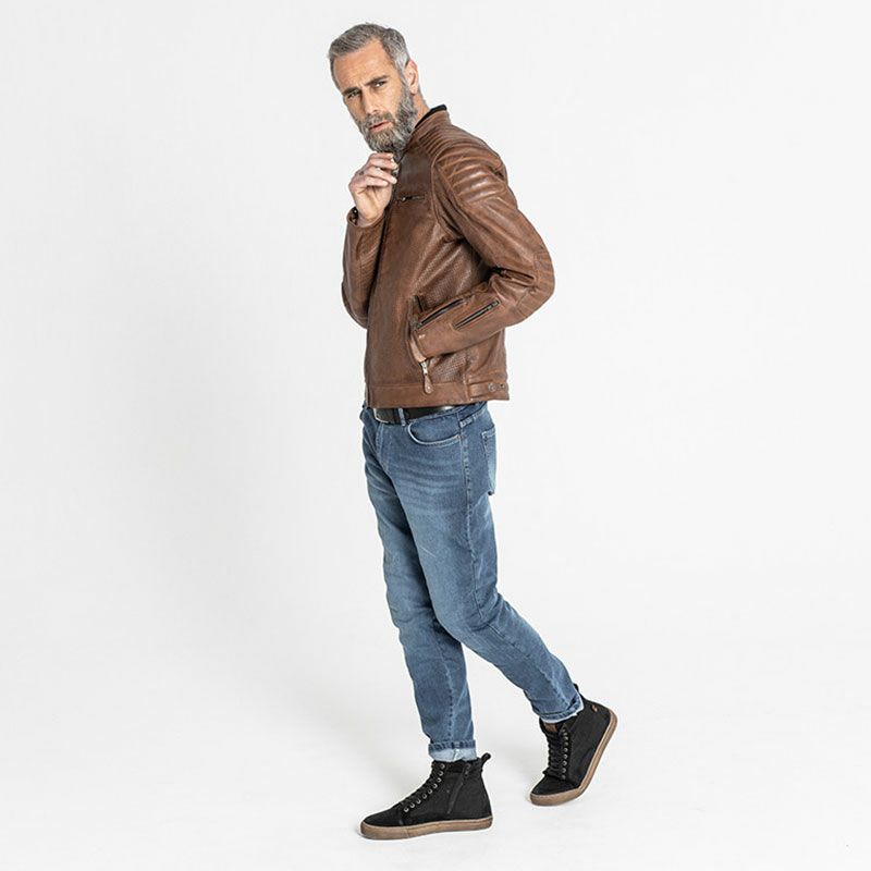 John Doe｜ストーム レザージャケット｜タバコ｜モデル着用