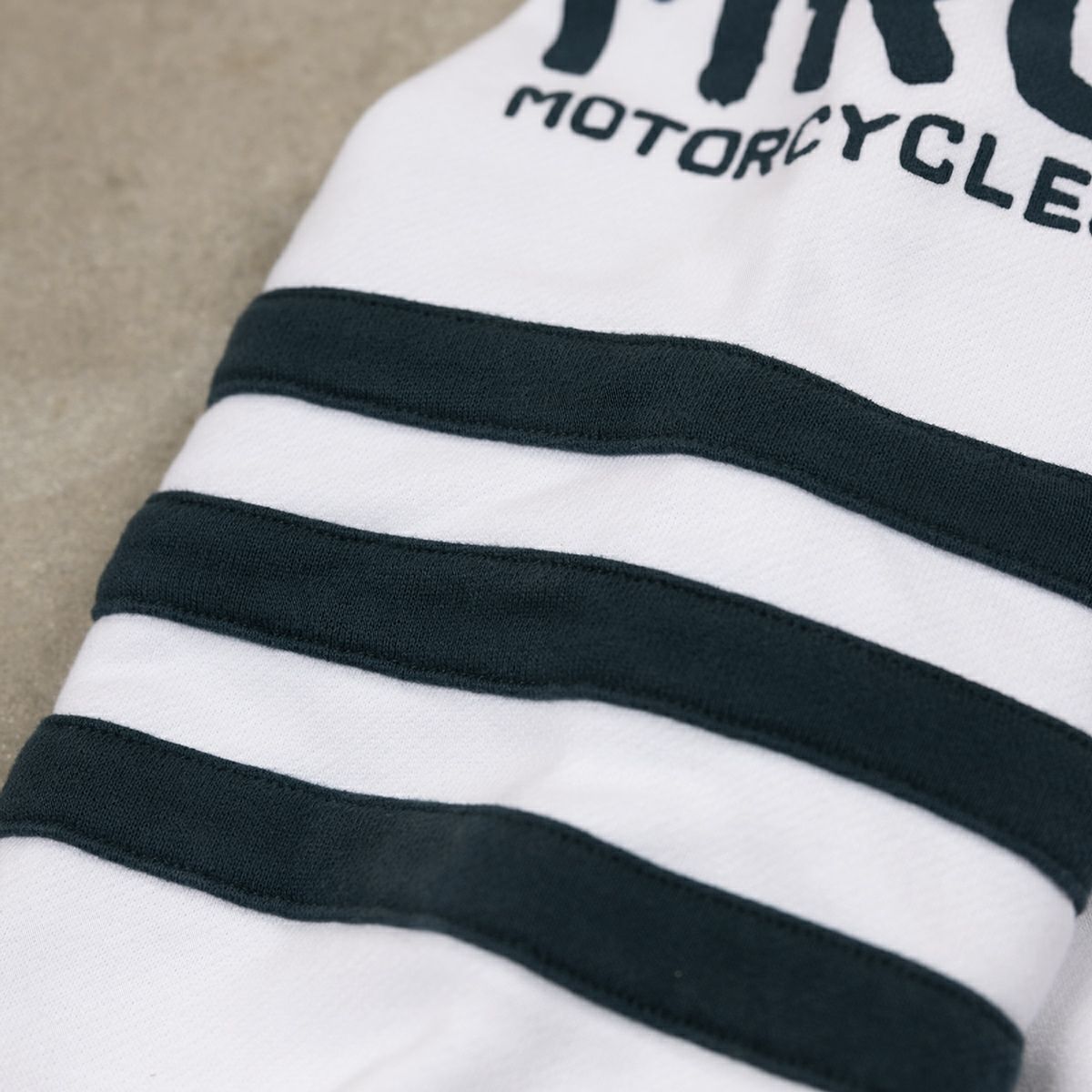 Maria Riding Company｜スペーズ ウィンター スウェットシャツ ホワイト｜スウェット｜ホワイト