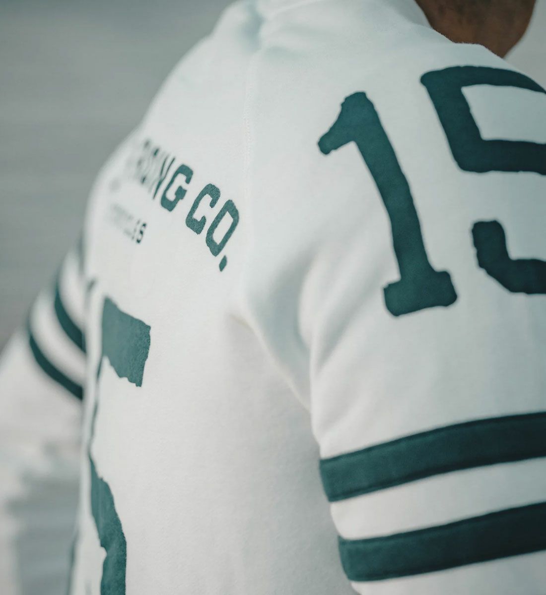 Maria Riding Company｜スペーズ ウィンター スウェットシャツ ホワイト｜スウェット｜ホワイト｜モデル着用