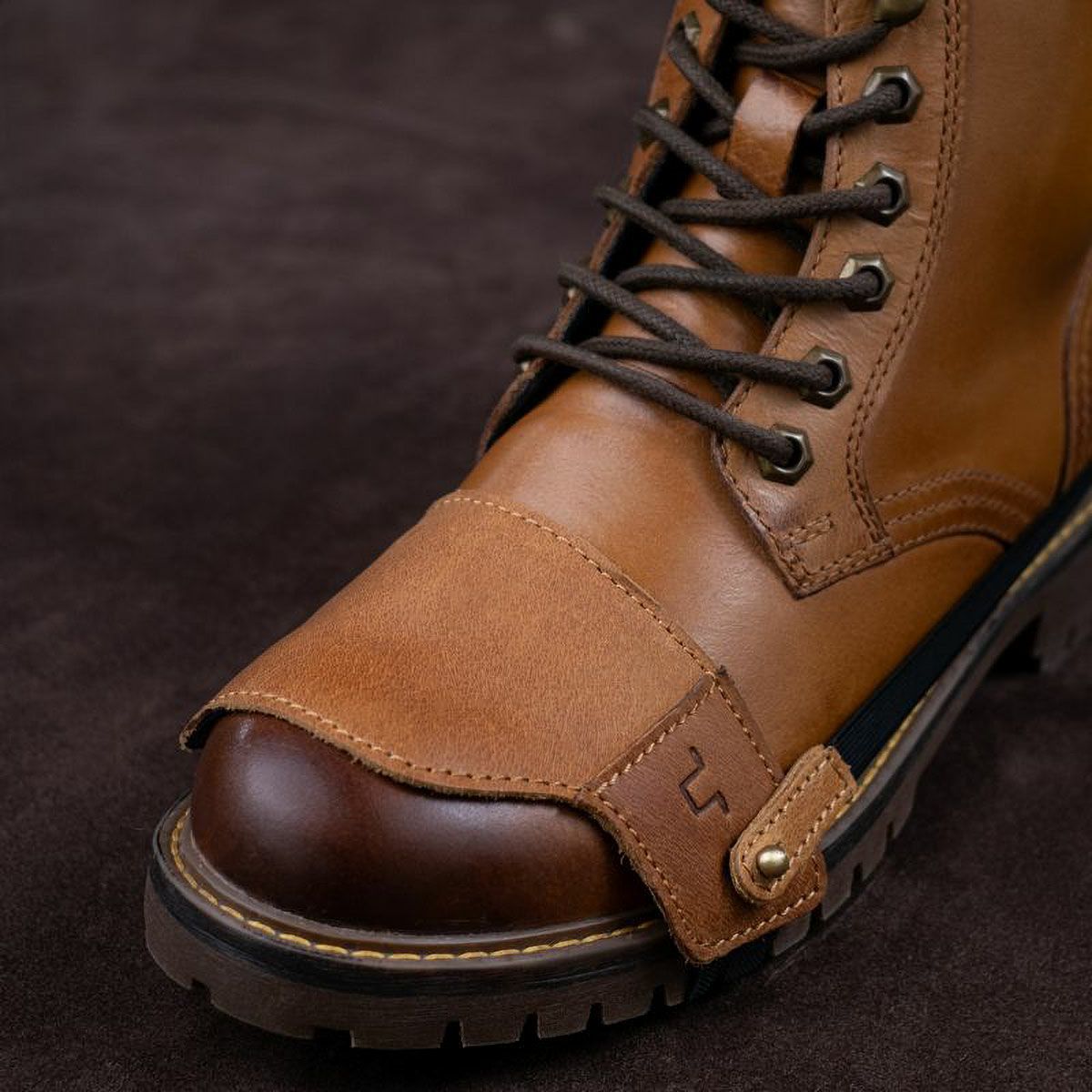 Trip Machine｜ブーツ ダービー｜ブーツタイプ｜ヴィンテージタン｜モデル着用