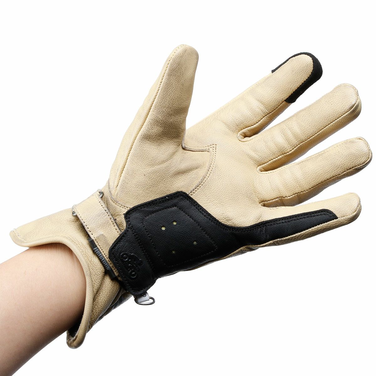 helstons｜スティーブ ウィンターグローブ｜ウィンター｜ベージュ｜モデル着用