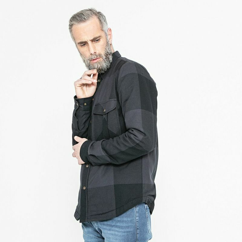 John Doe｜XTM モトシャツ ビッグブロック｜ファブリック｜グレー×ブラック｜モデル着用