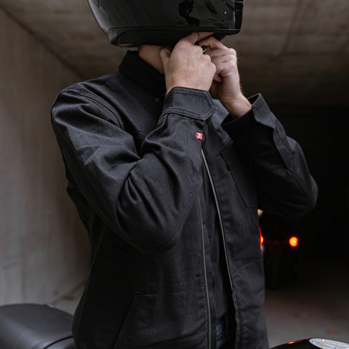 PANDO MOTO｜カポ コア 03｜ファブリック｜ブラック｜モデル着用