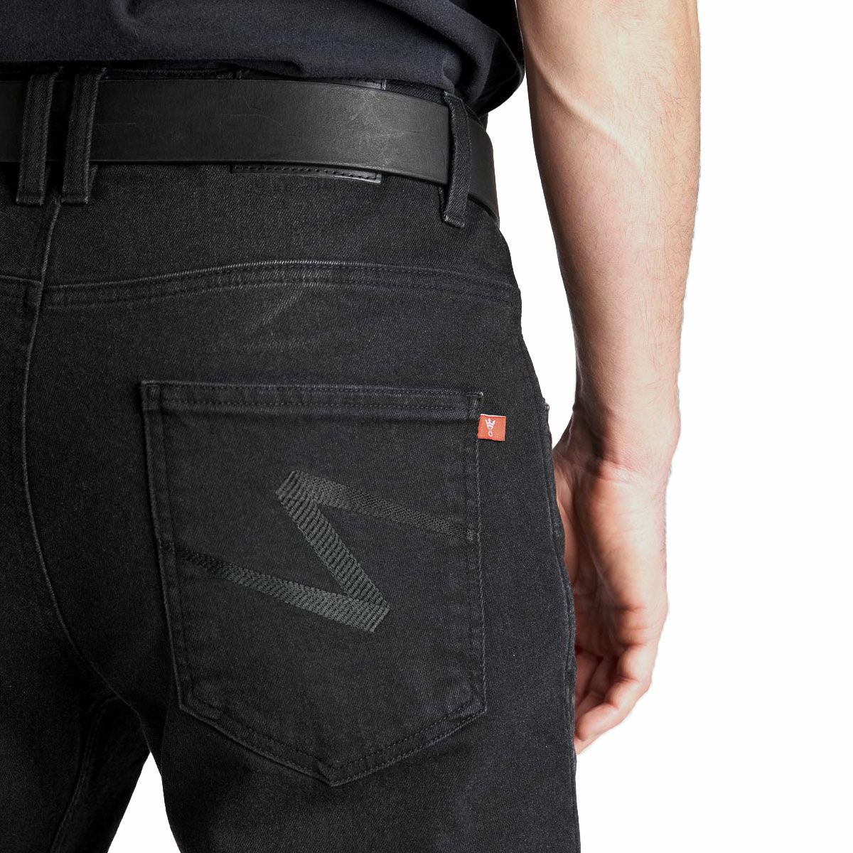 PANDO MOTO｜ボス DYN 01｜デニム｜ブラック｜モデル着用