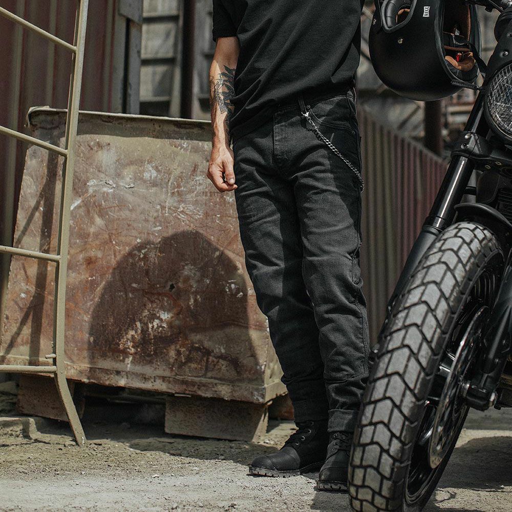 PANDO MOTO｜ボス DYN 01｜デニム｜ブラック｜モデル着用
