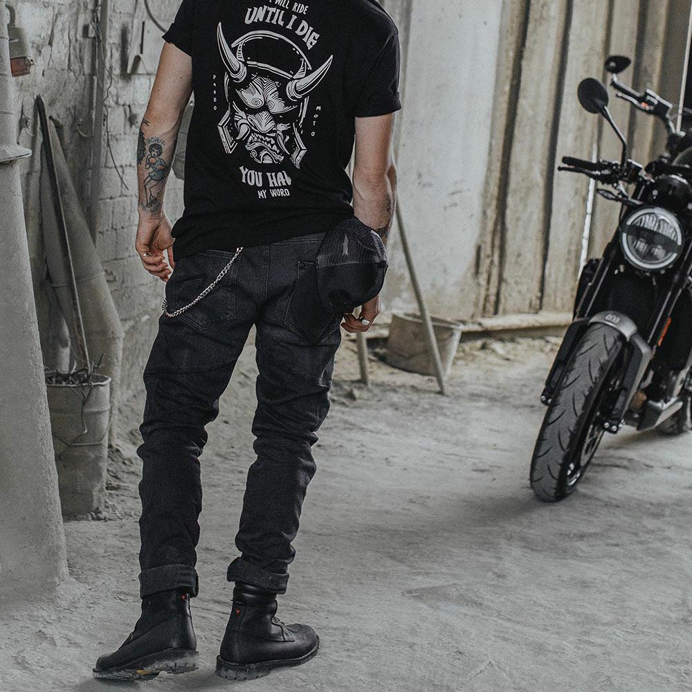 PANDO MOTO｜ボス DYN 01｜デニム｜ブラック｜モデル着用