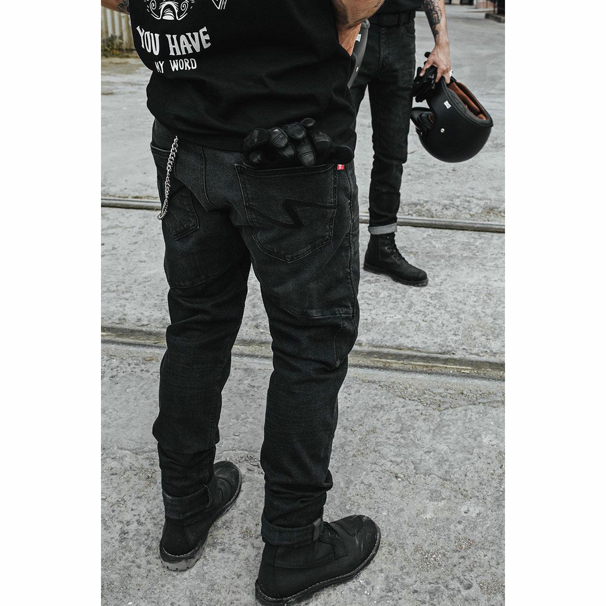 PANDO MOTO｜ボス DYN 01｜デニム｜ブラック｜モデル着用