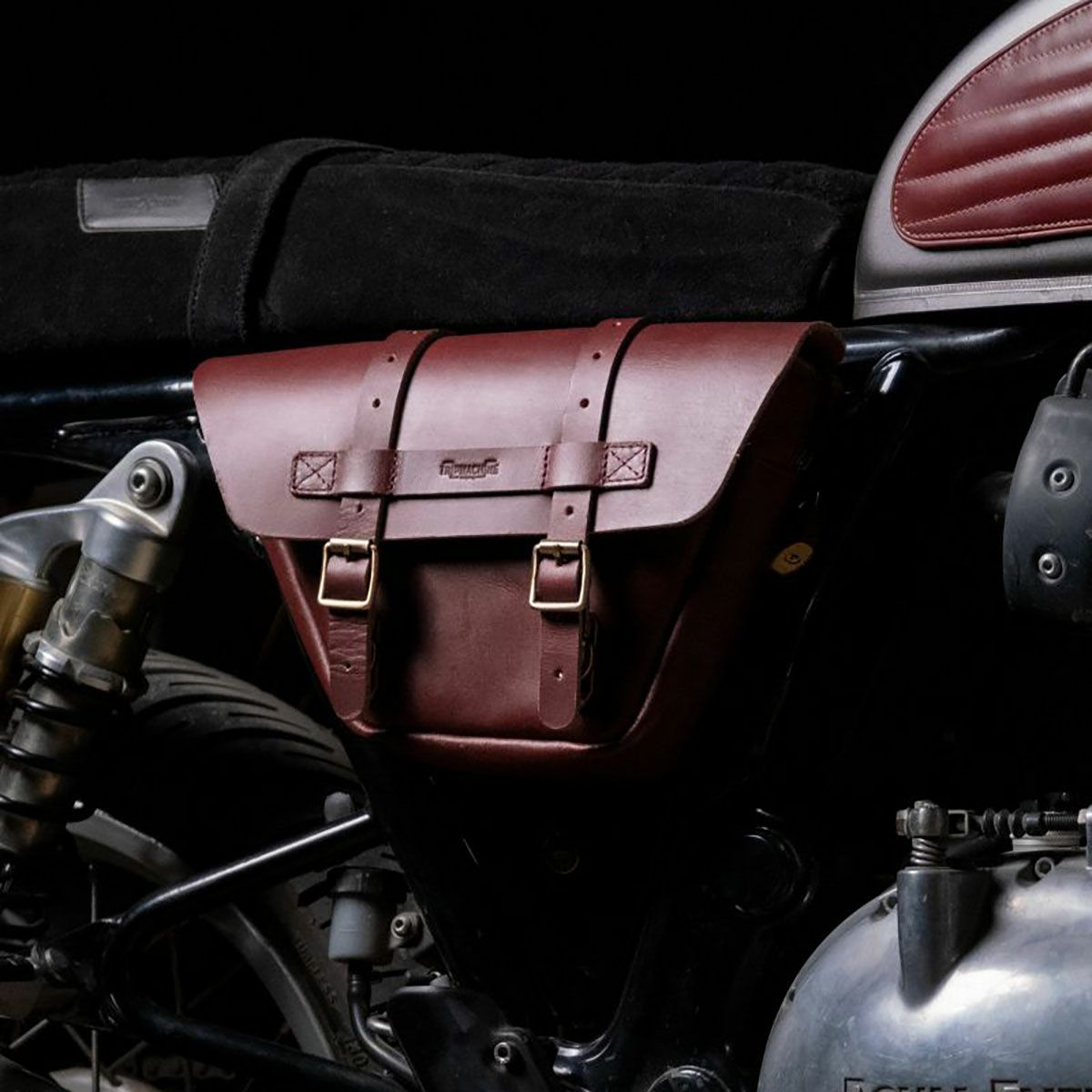 Trip Machine｜ウィングマン サイド パネル｜サイドバッグ｜チェリーレッド｜使用イメージ