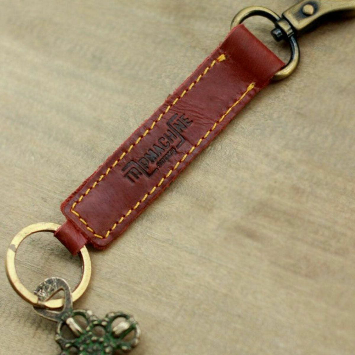 Trip Machine｜クラシック キーリング｜キーホルダー｜チェリーレッド
