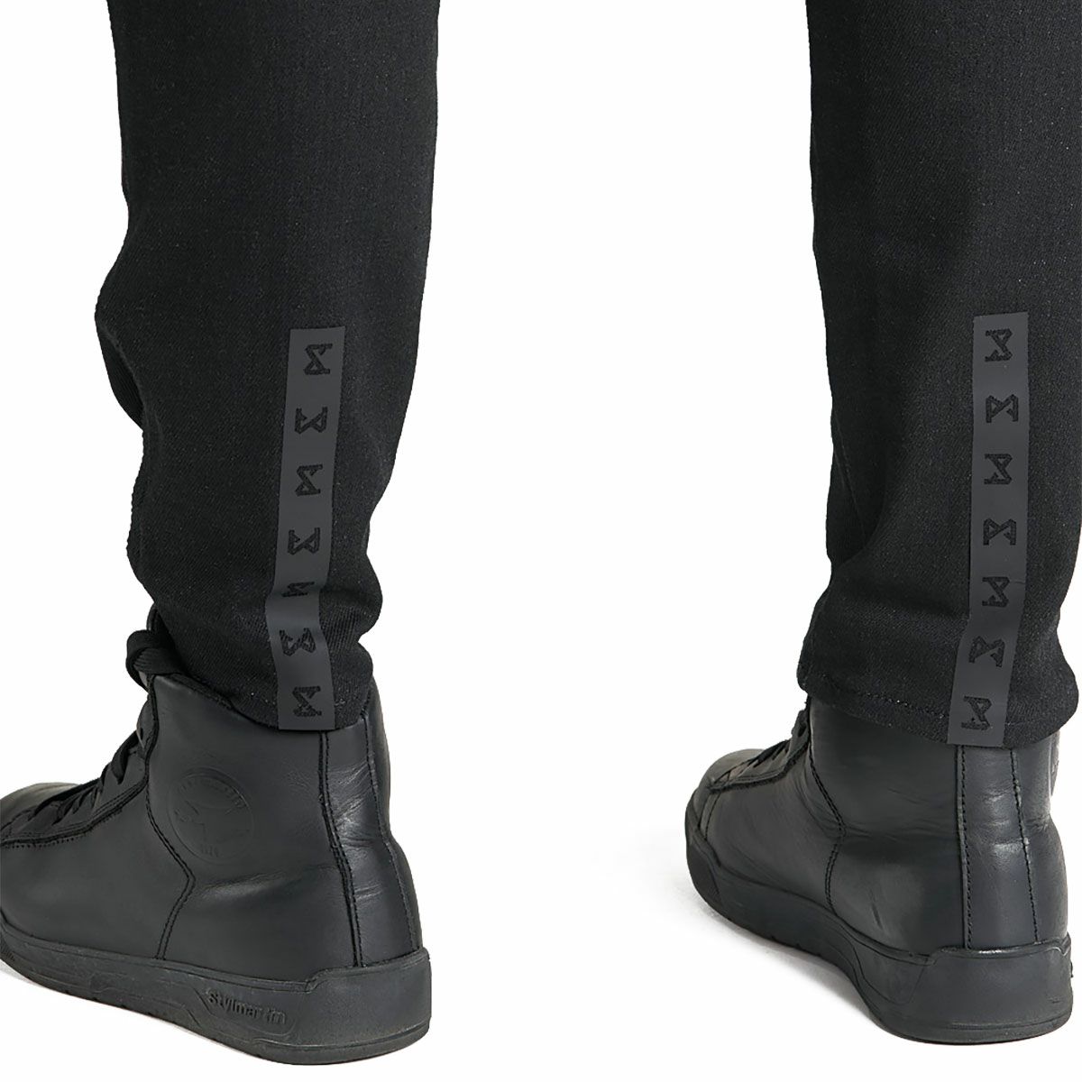 PANDO MOTO｜キッサキ Arm 01｜デニム｜モデル着用