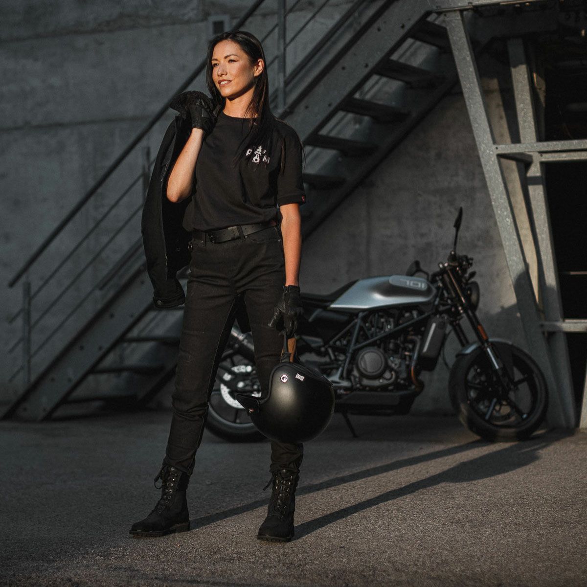 PANDO MOTO｜キッサキ Arm 01｜デニム｜モデル着用