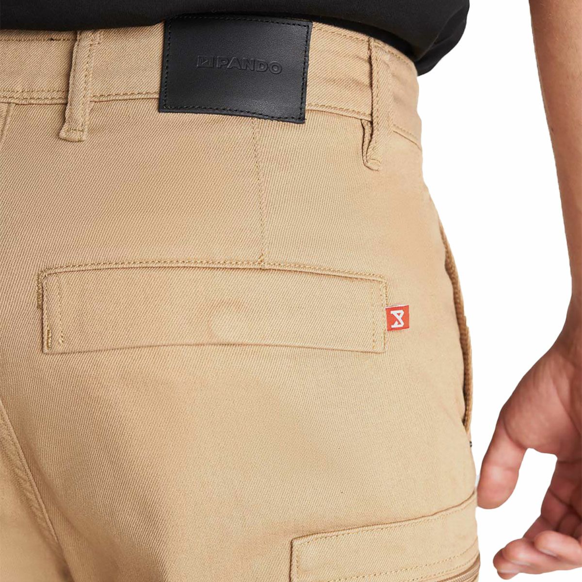 PANDO MOTO｜デザート カーゴ ベージュ｜チノ・カーゴ｜サンド｜モデル着用