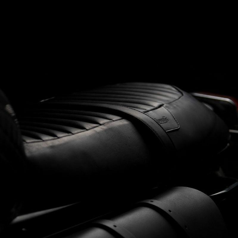 Trip Machine｜ツーリング シート for ロイヤル・エンフィールド インターセプター650 / GT650｜その他雑貨｜ブラック｜使用イメージ