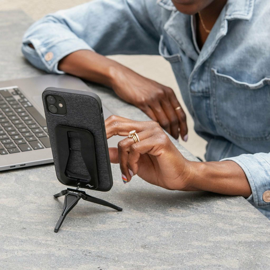 Peak Design｜モバイルトライポッド｜その他雑貨｜ブラック｜使用イメージ