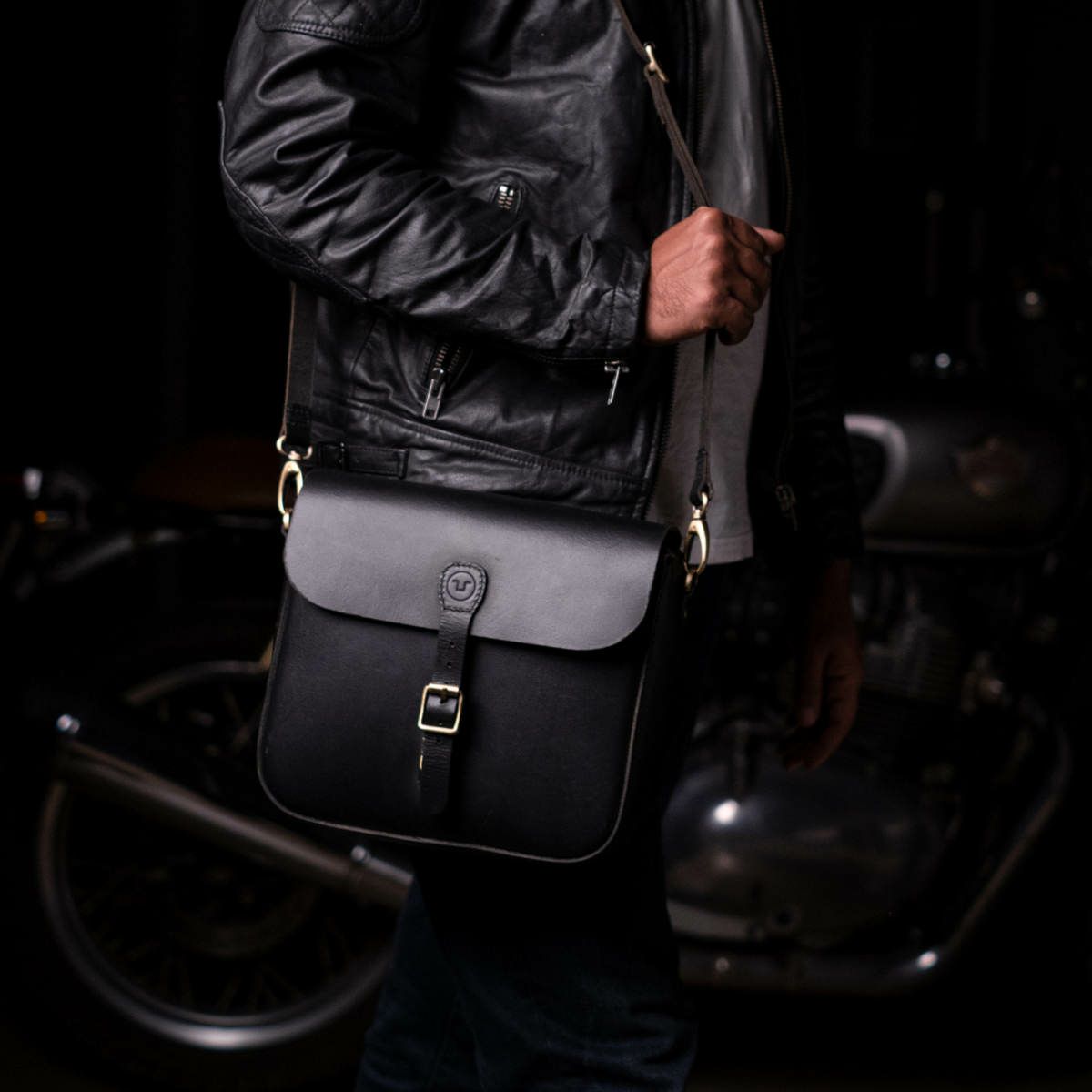 Trip Machine｜クラシック パニア｜ショルダー｜ブラック｜使用イメージ