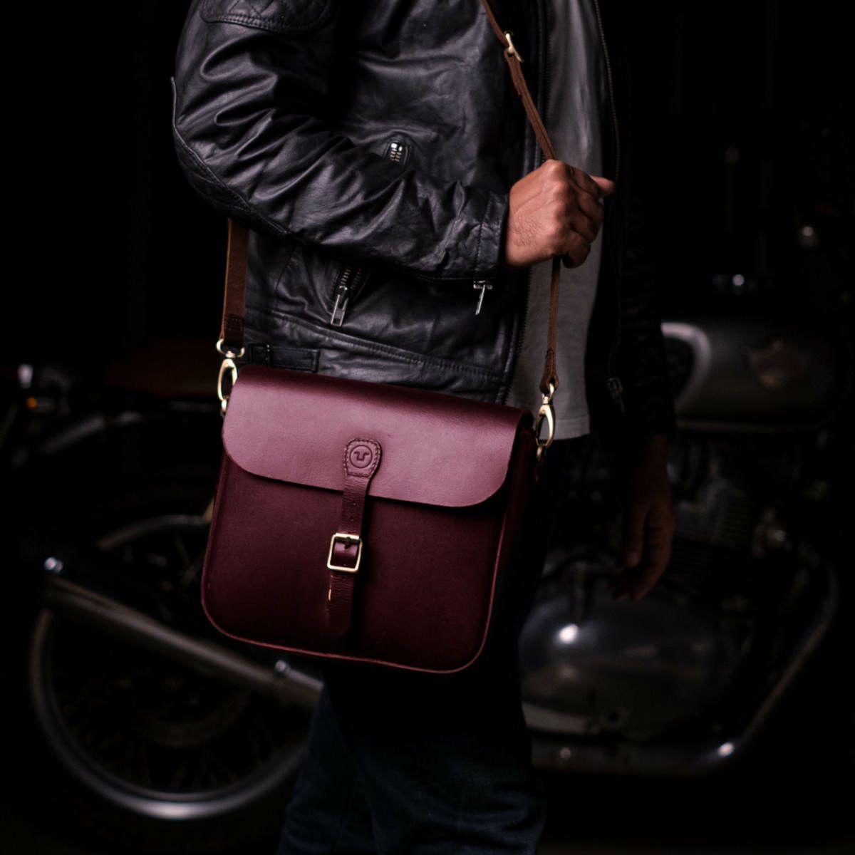 Trip Machine｜クラシック パニア｜ショルダー｜チェリーレッド｜使用イメージ