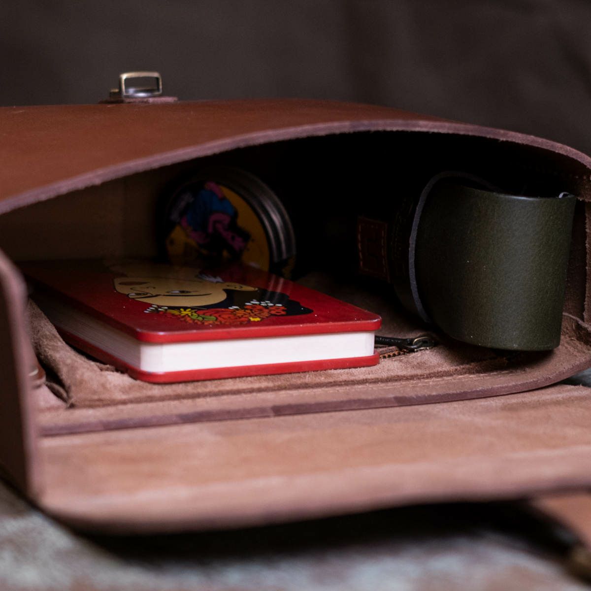 Trip Machine｜クラシック パニア｜ショルダー｜コニャック｜使用イメージ