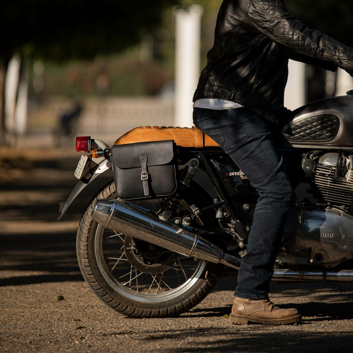 Trip Machine｜クラシック パニア｜ショルダー｜ブラック｜使用イメージ