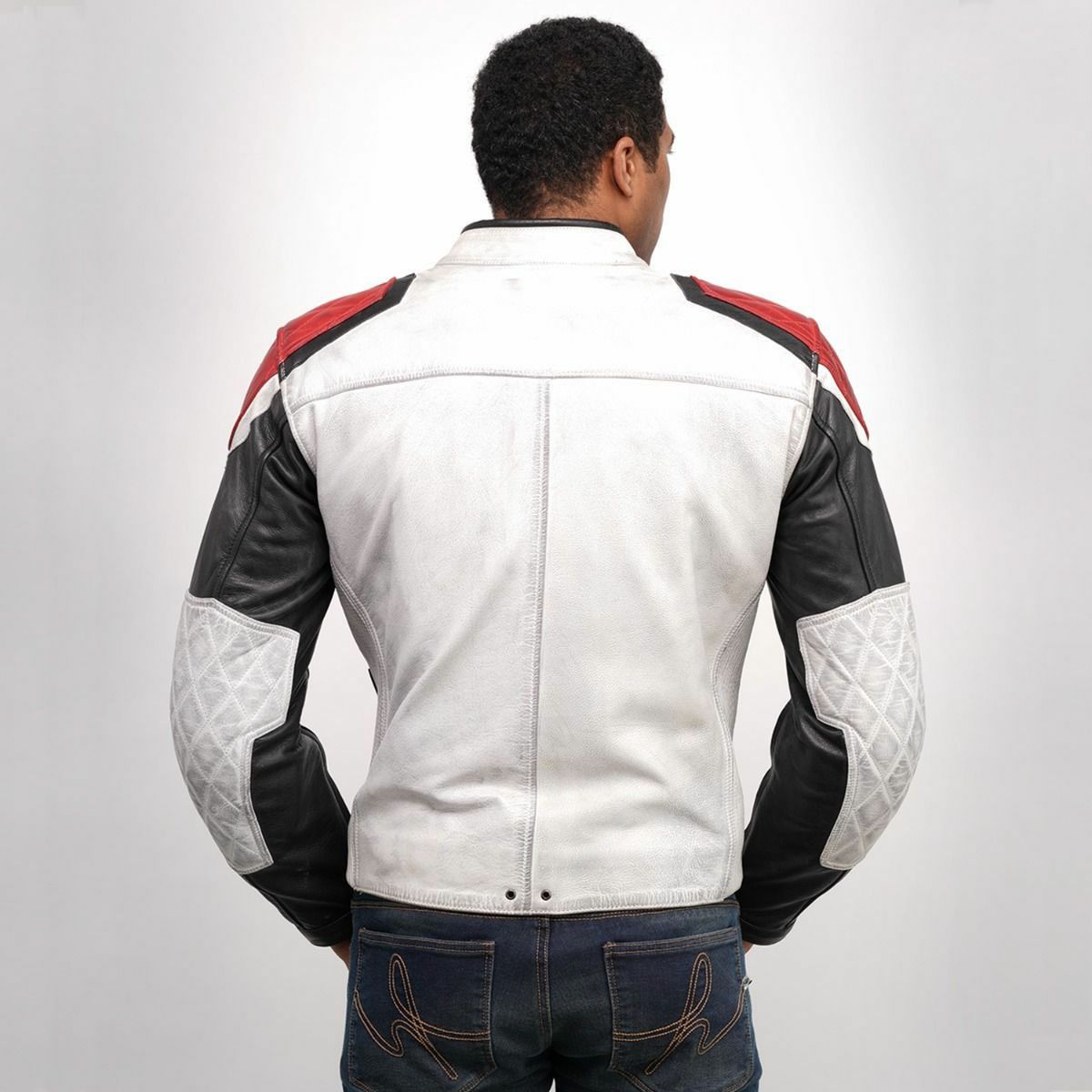 helstons｜トラッカー レザー ジャケット｜ホワイト×ブラック×レッド｜モデル着用