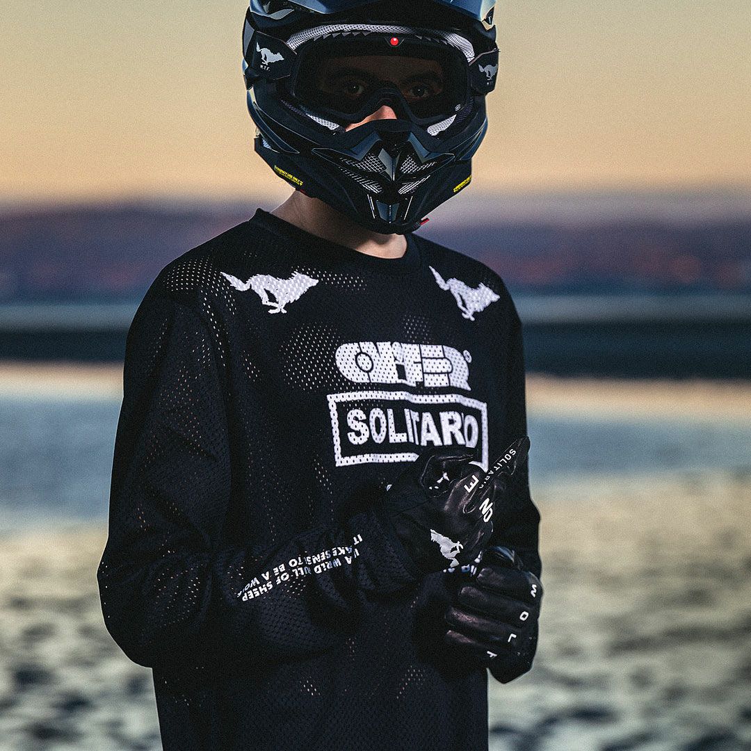 El Solitario｜ファンリス MX ヘビーデューティ ジャージ x オーナメントコニファー｜MXジャージ｜ブラック｜モデル着用